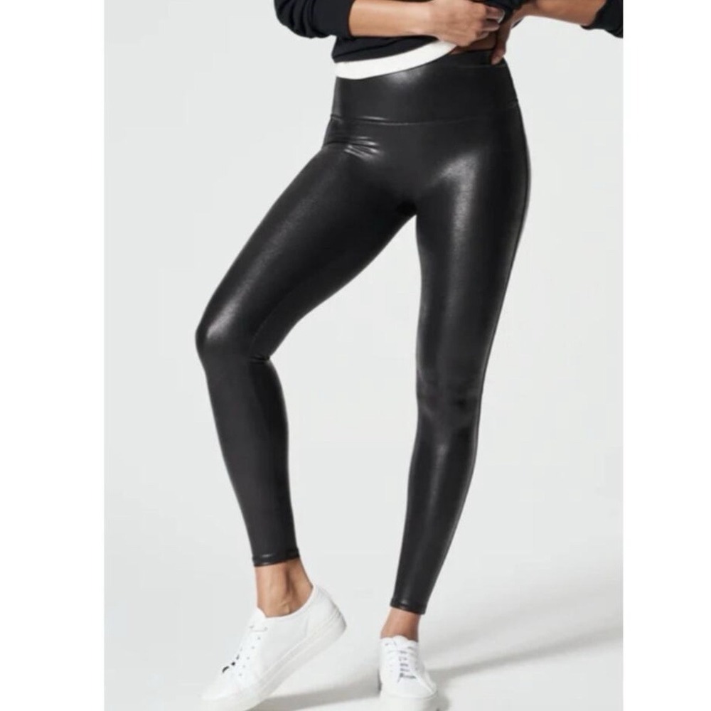 Spanx Women's Medium Petit Ankle Leggings Black Faux‎ Leather